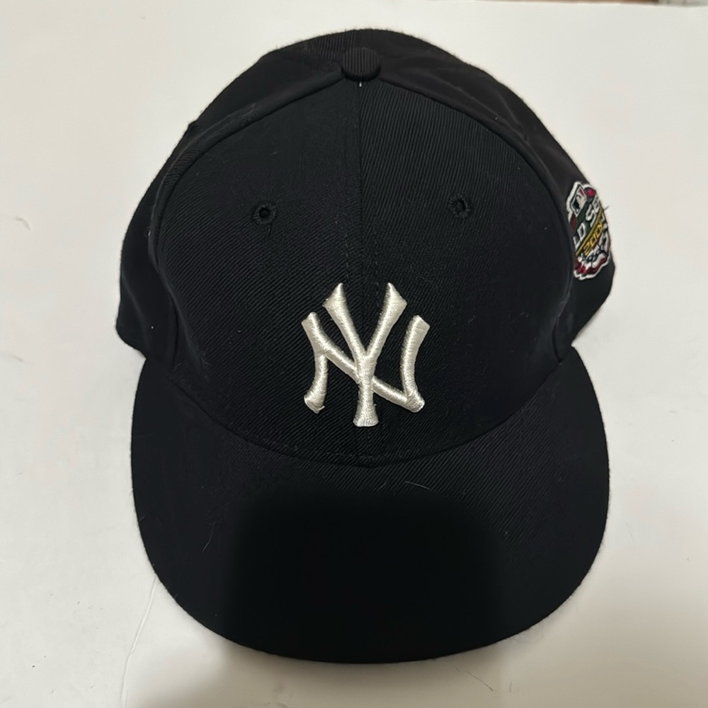 Vintage New Era Yankee 2001 World Series hat